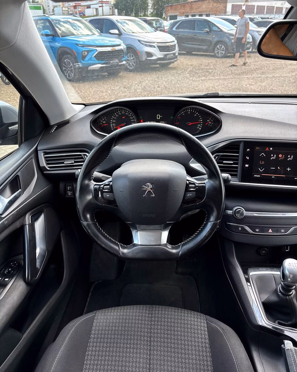 Peugeot 308 фото 12