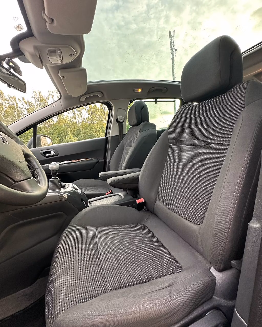 Peugeot 5008 фото 9