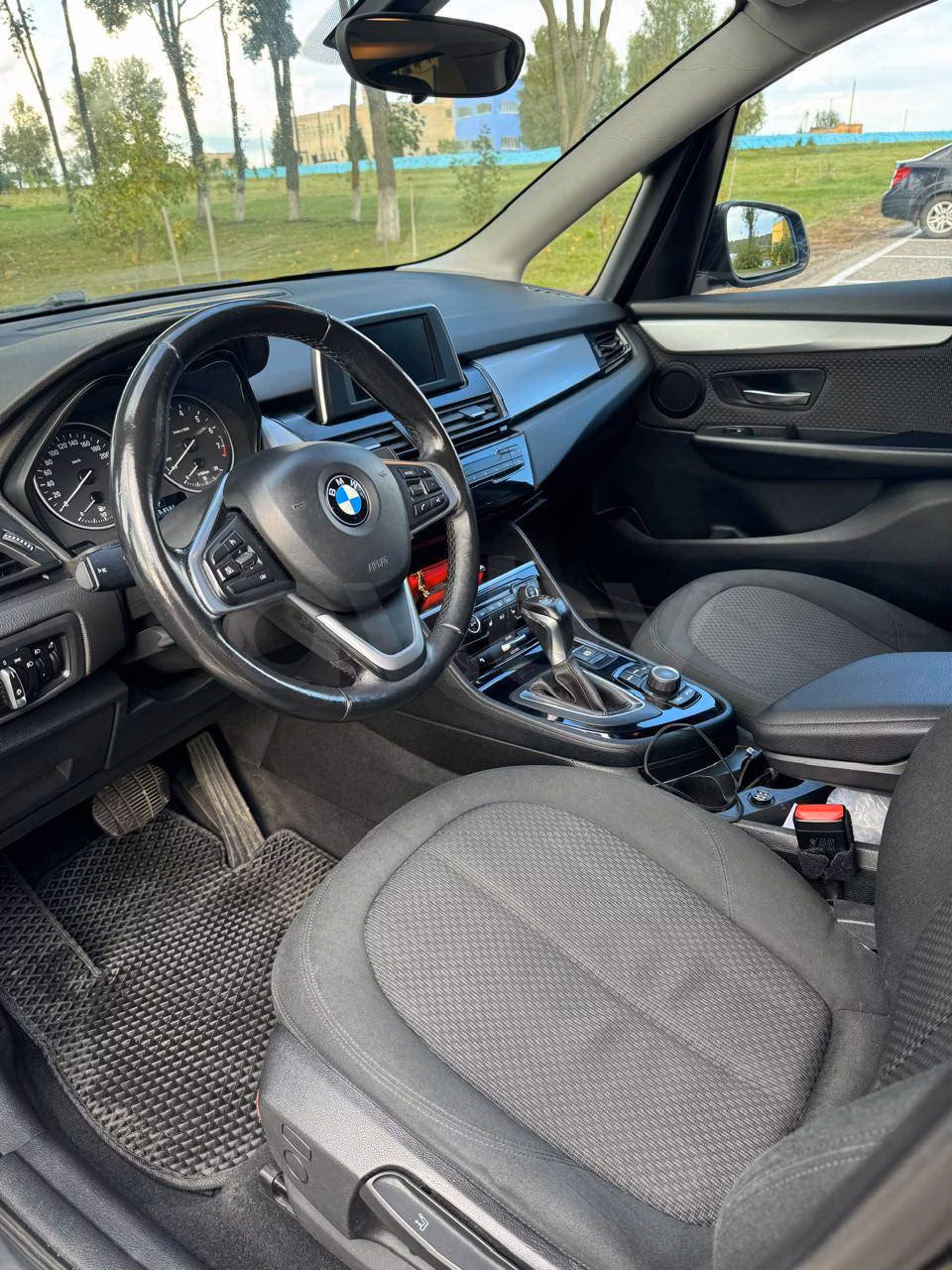 BMW 2 серия Active Tourer фото 12