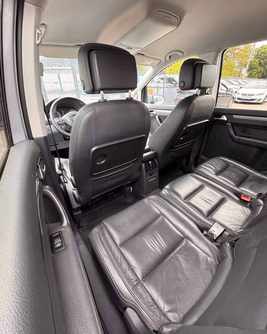 Volkswagen Touran фото 12