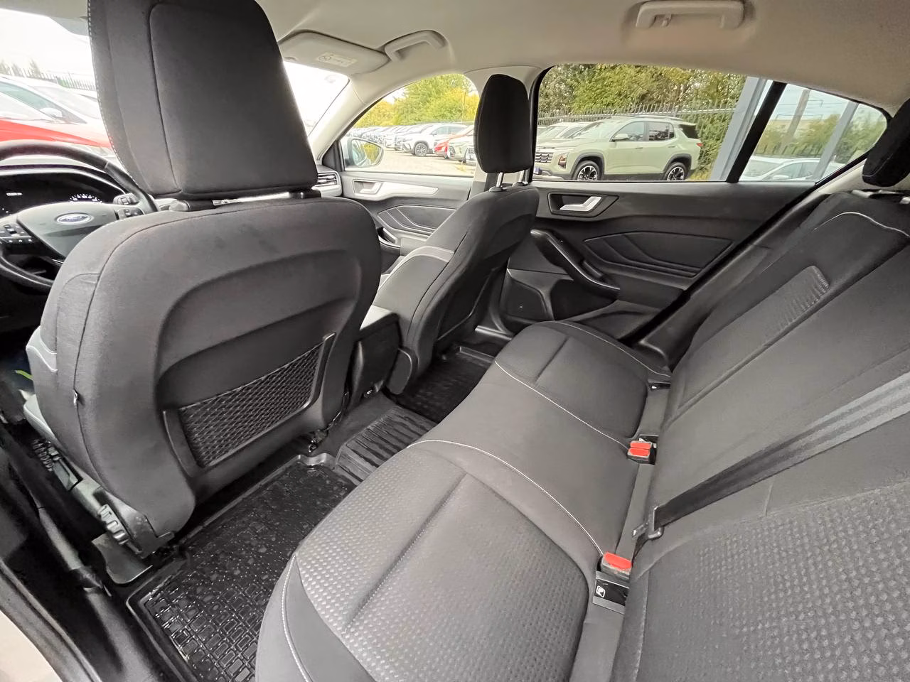 Ford Focus фото 17