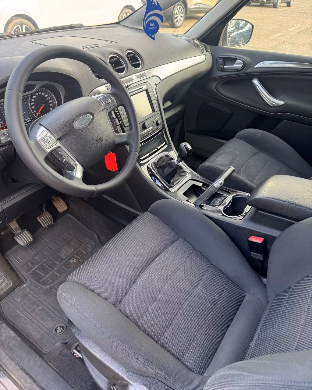 Ford S-MAX фото 10