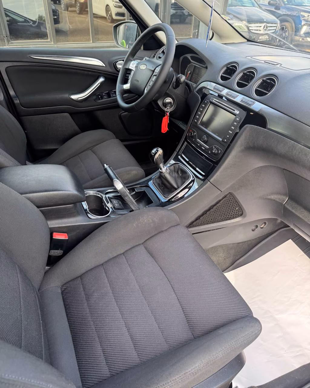Ford S-MAX фото 14