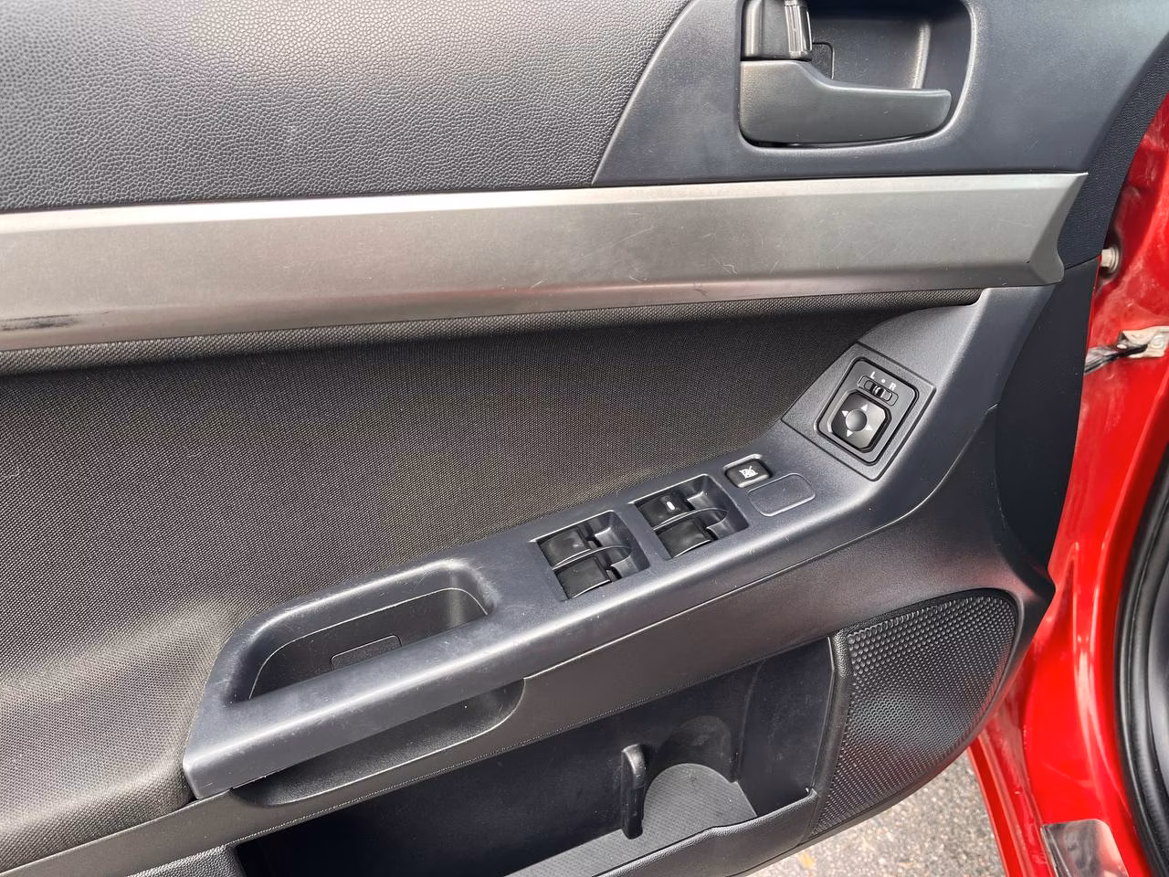 Mitsubishi Lancer фото 9