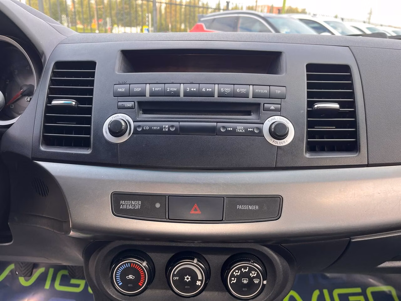 Mitsubishi Lancer фото 13