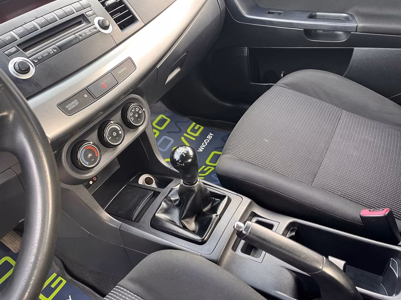 Mitsubishi Lancer фото 14