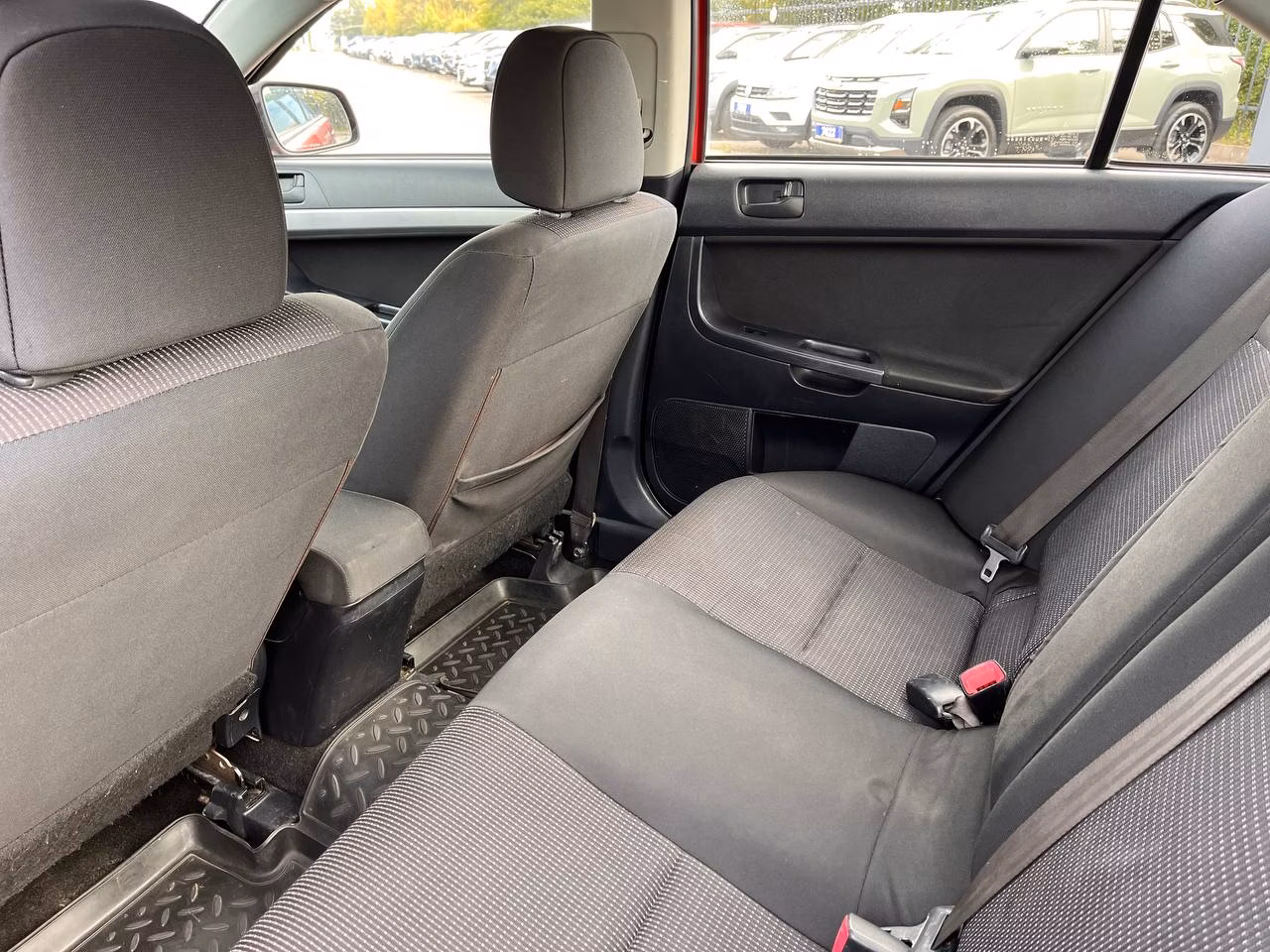 Mitsubishi Lancer фото 16