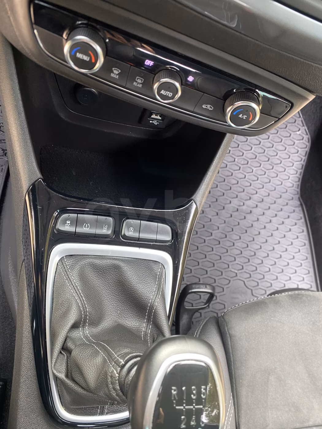 Opel Crossland X фото 15