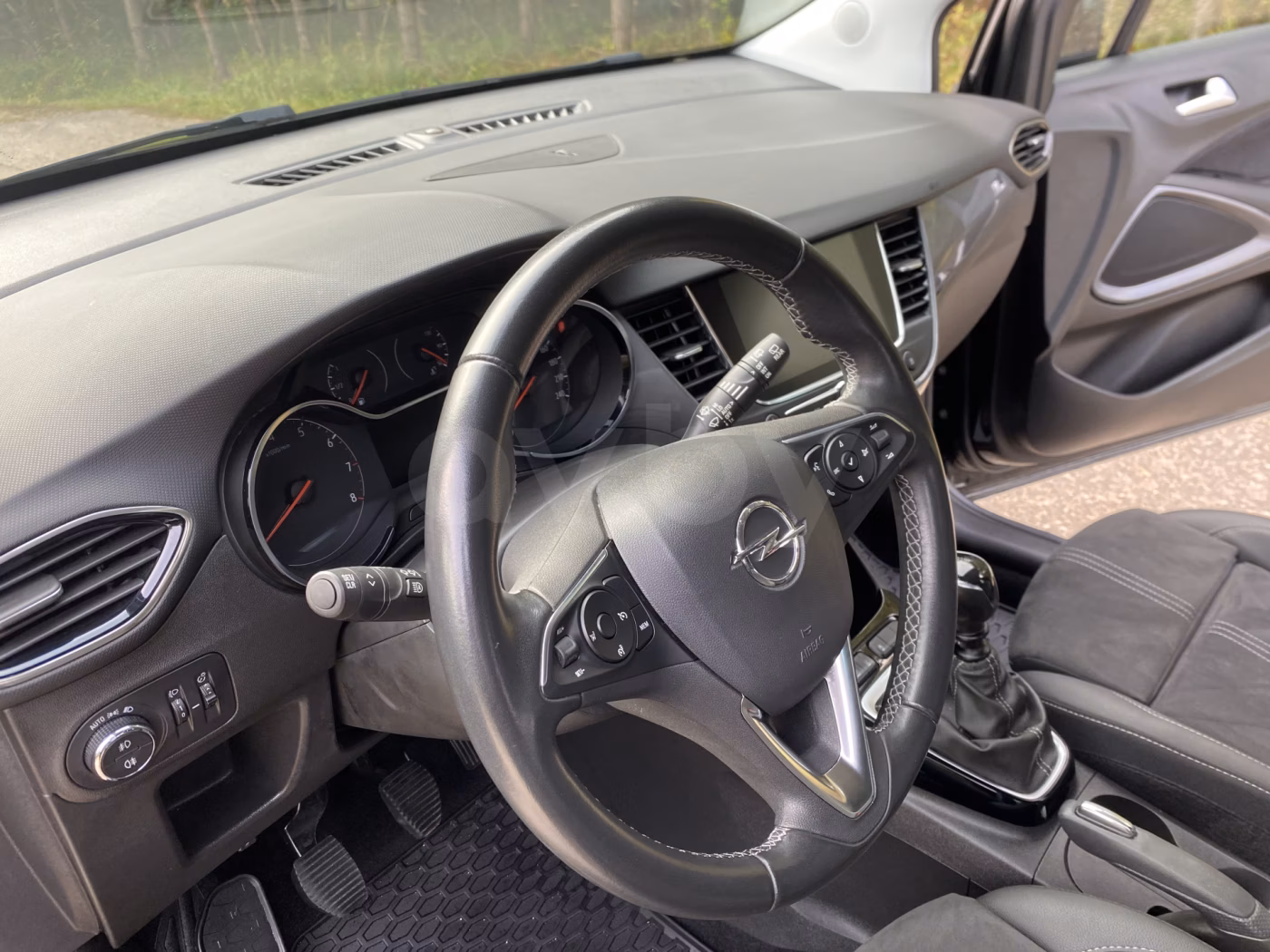 Opel Crossland X фото 18
