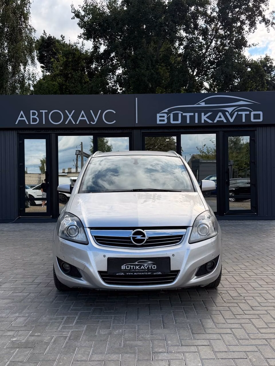 Opel Zafira фото 2