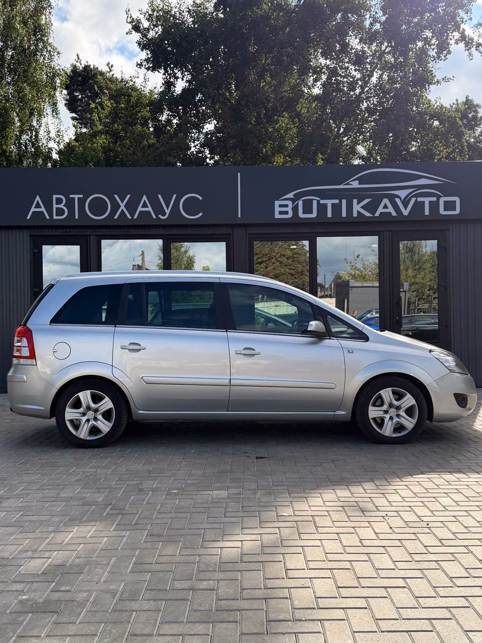 Opel Zafira фото 8