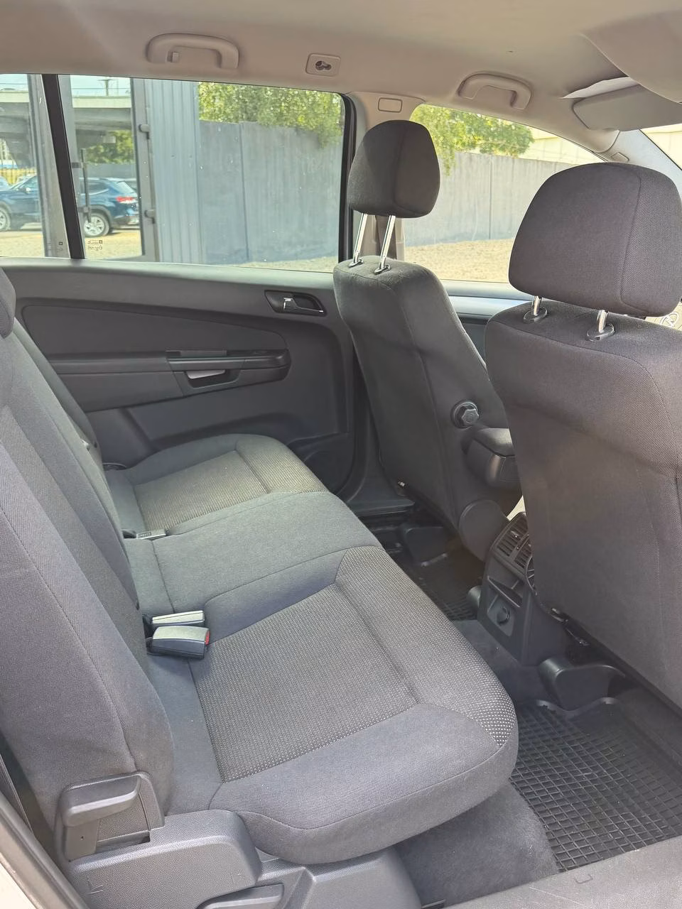Opel Zafira фото 12