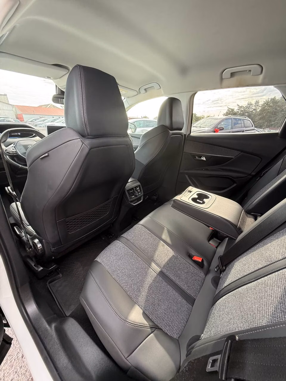Peugeot 3008 фото 12