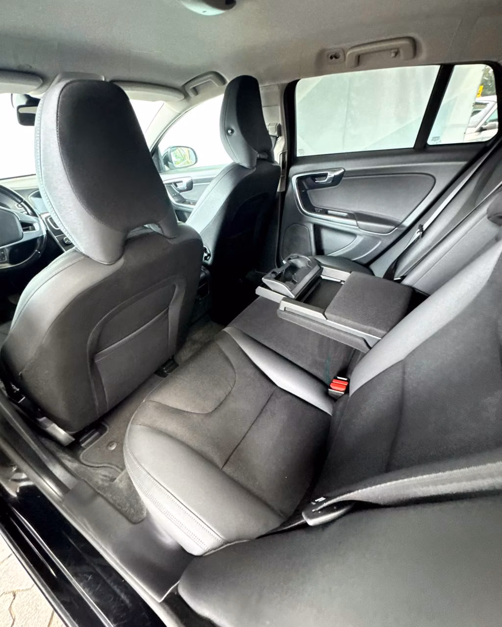 Volvo V60 фото 14
