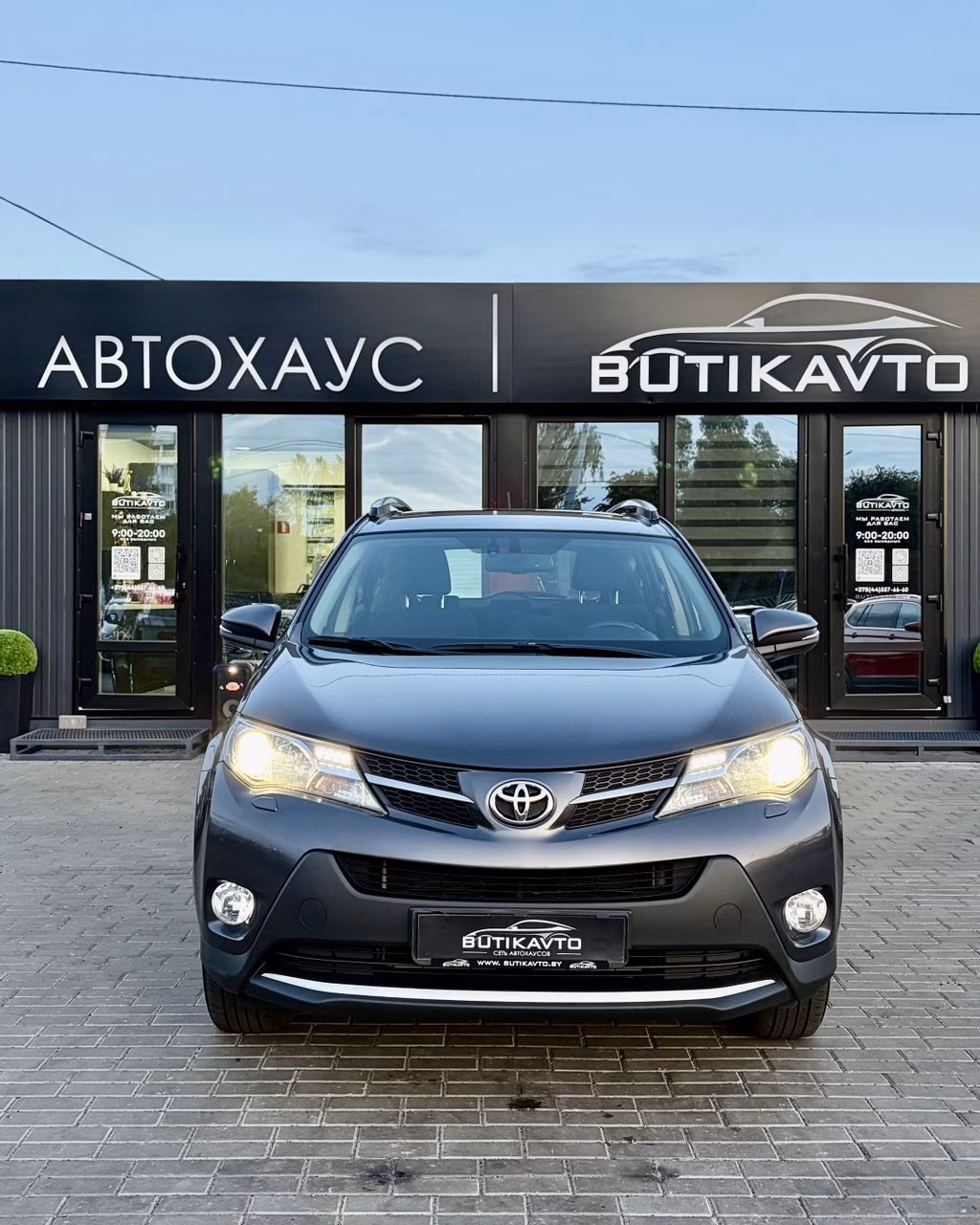 Toyota RAV4 фото 2