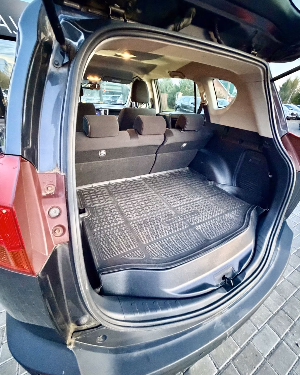 Toyota RAV4 фото 11