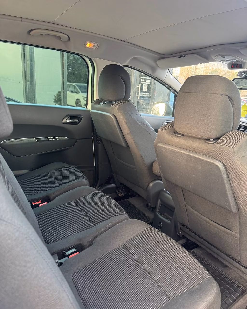Peugeot 5008 фото 13