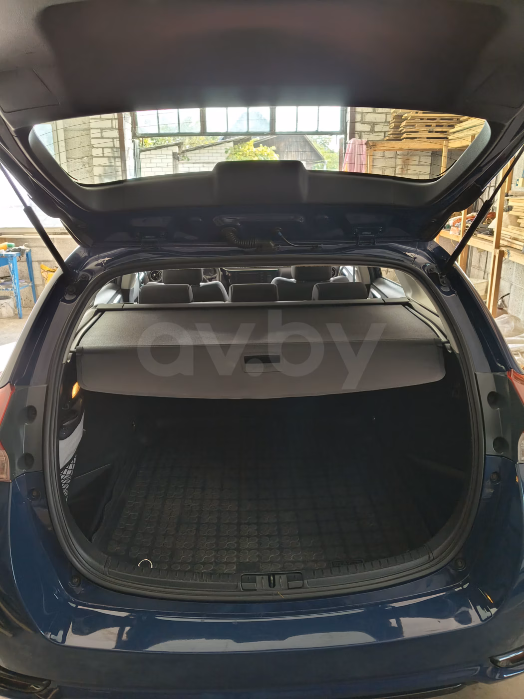 Toyota Auris фото 9