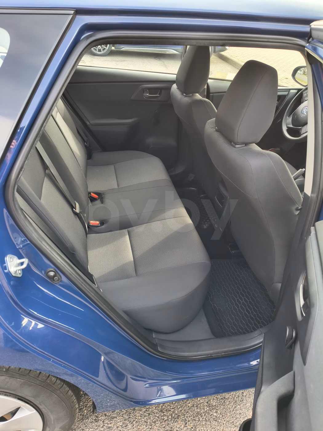 Toyota Auris фото 7