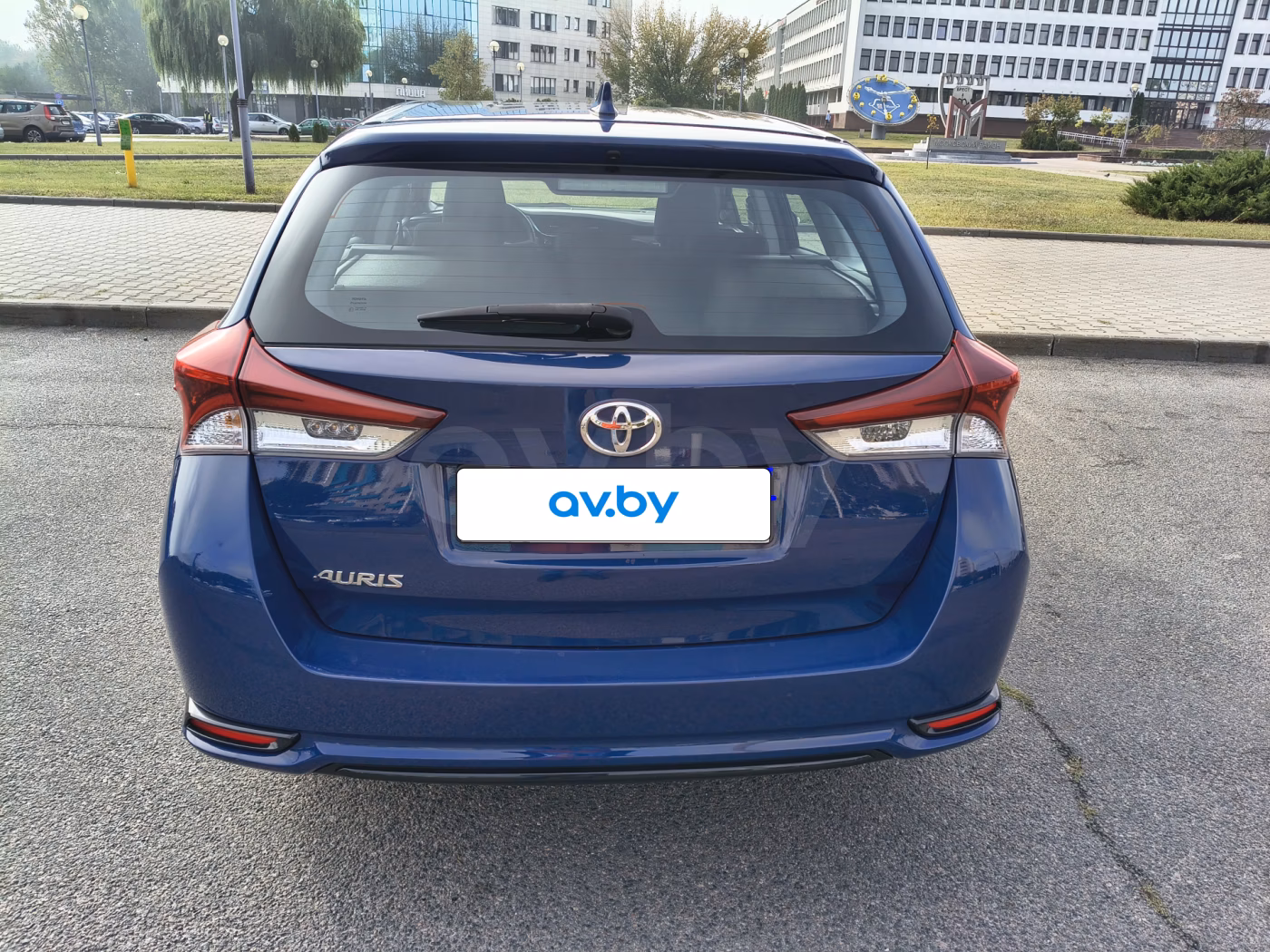 Toyota Auris фото 2