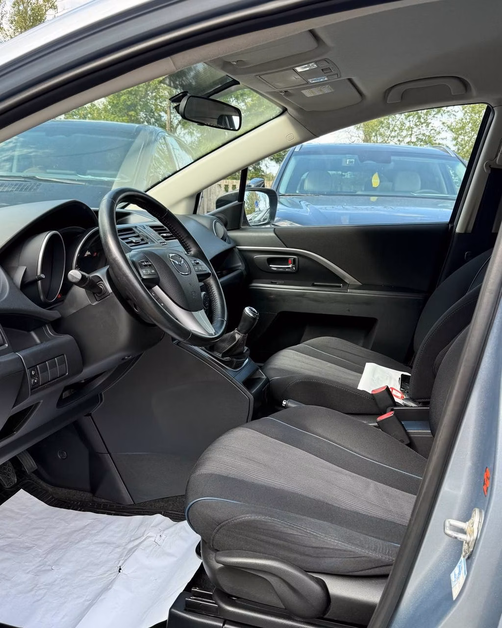 Mazda 5 фото 9
