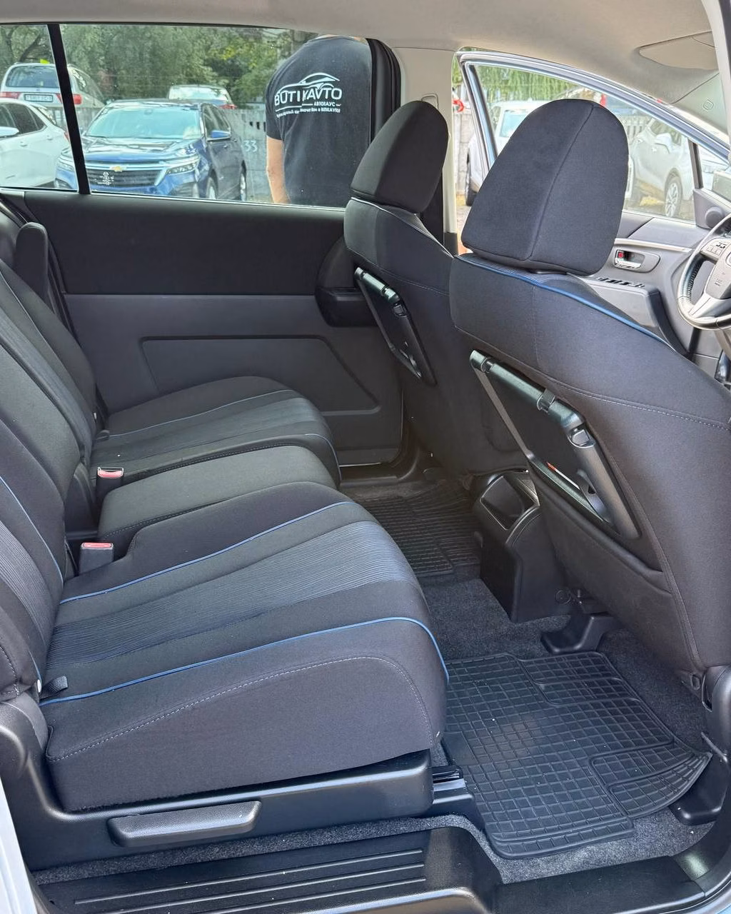 Mazda 5 фото 12