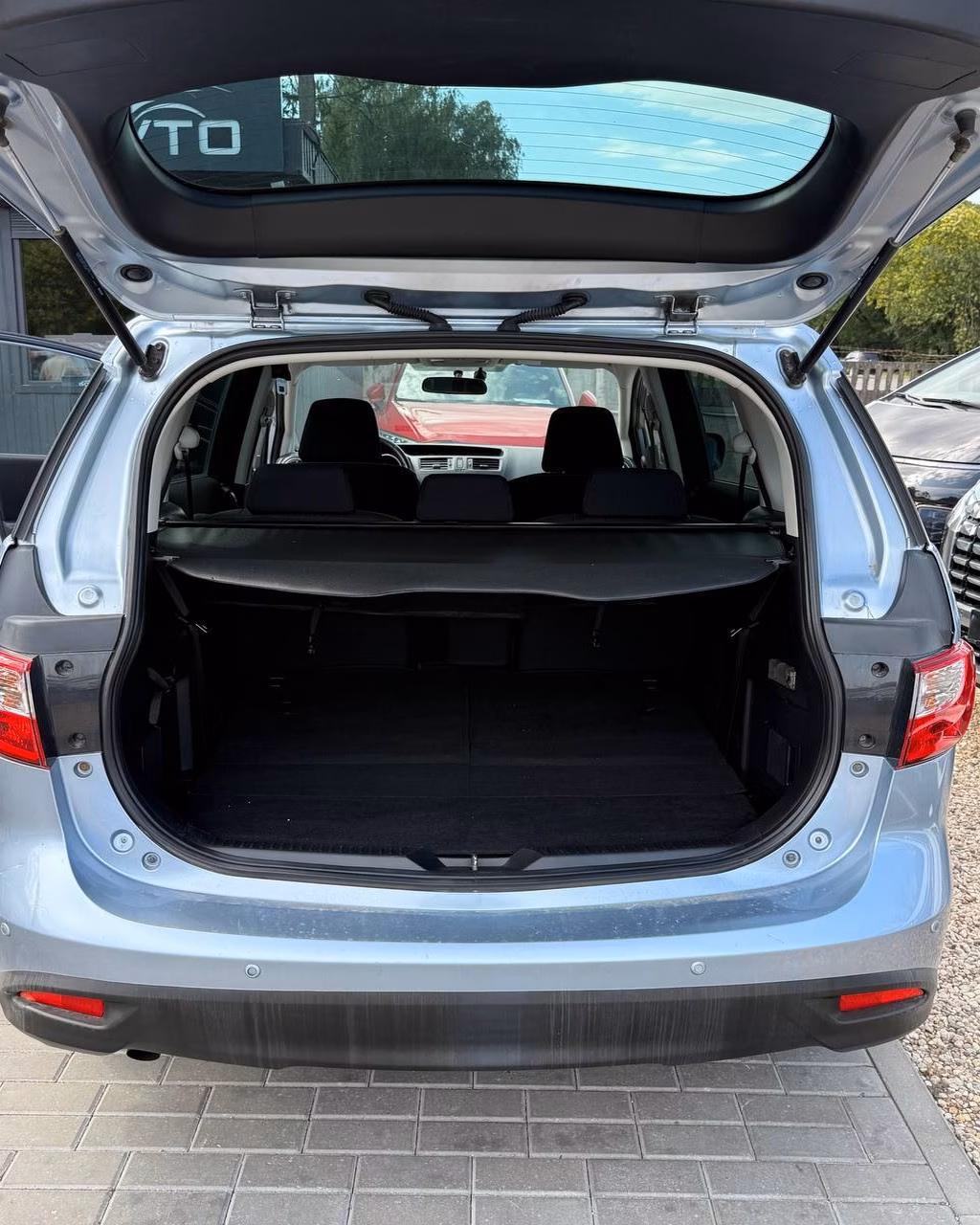 Mazda 5 фото 15