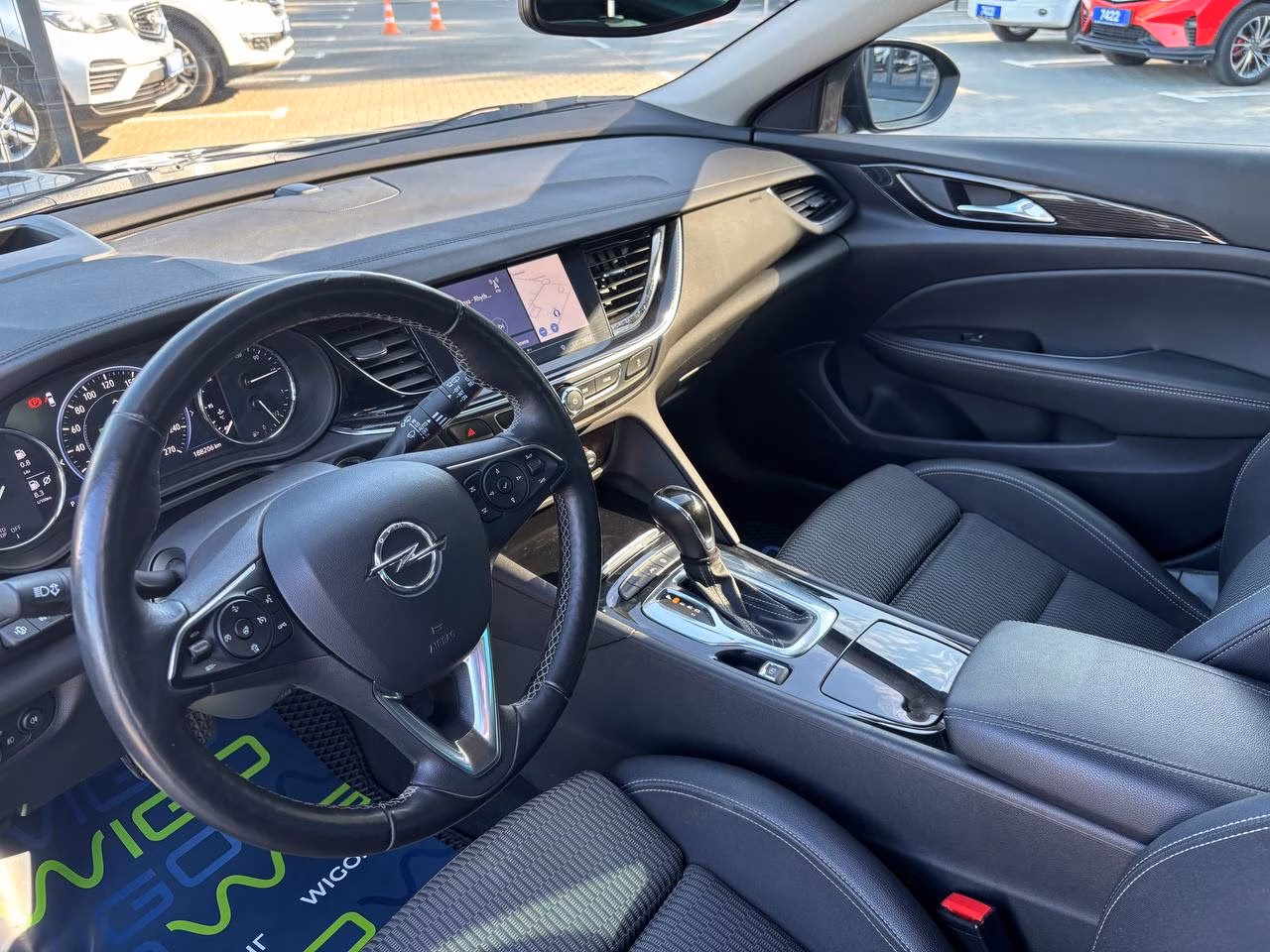 Opel Insignia фото 8