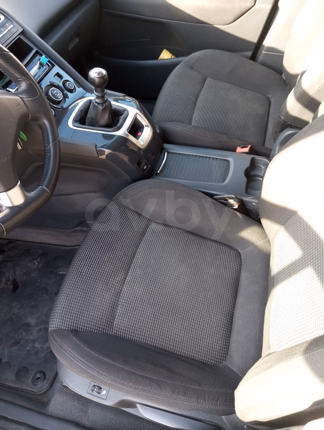 Peugeot 5008 фото 8