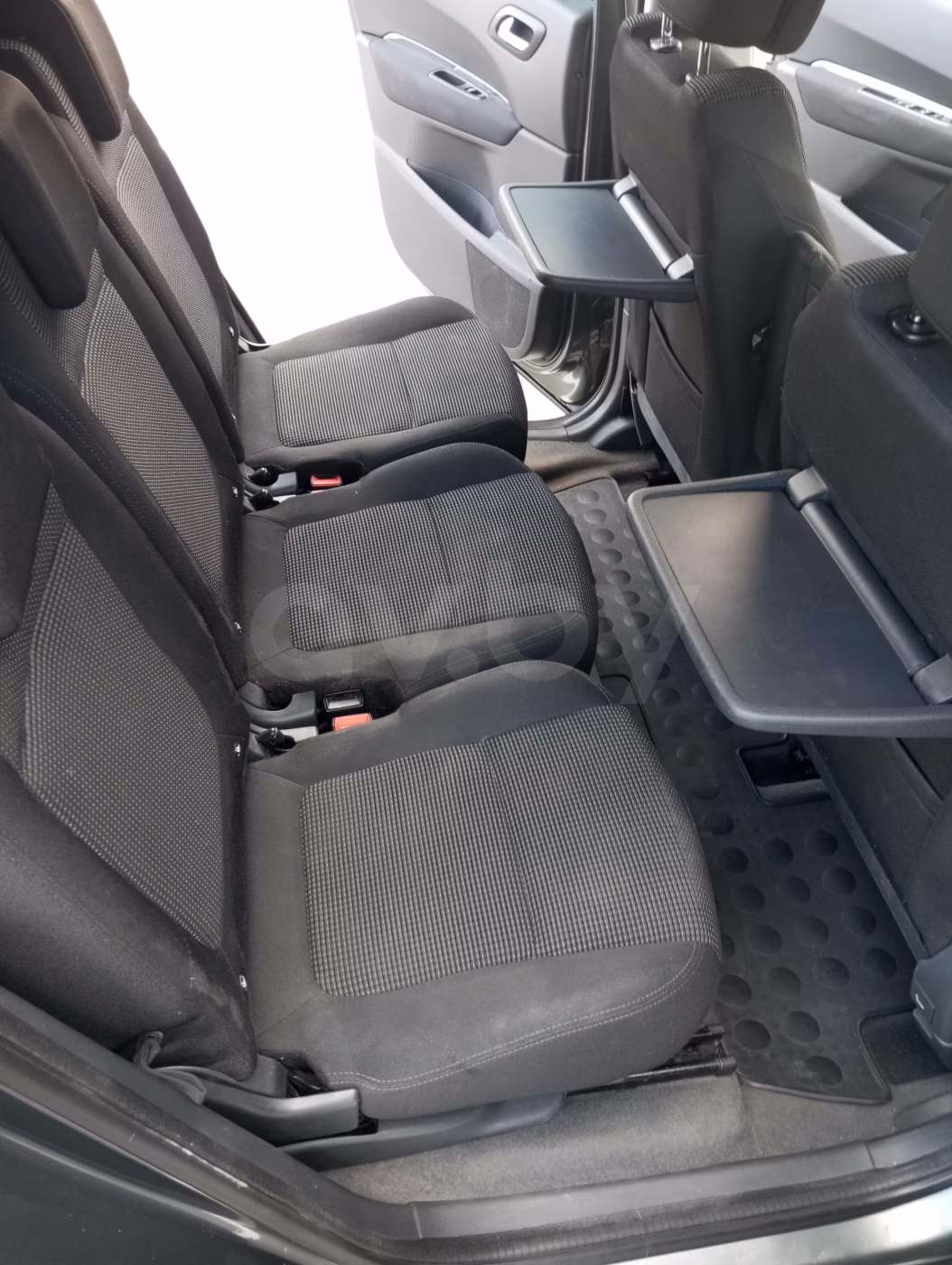 Peugeot 5008 фото 11