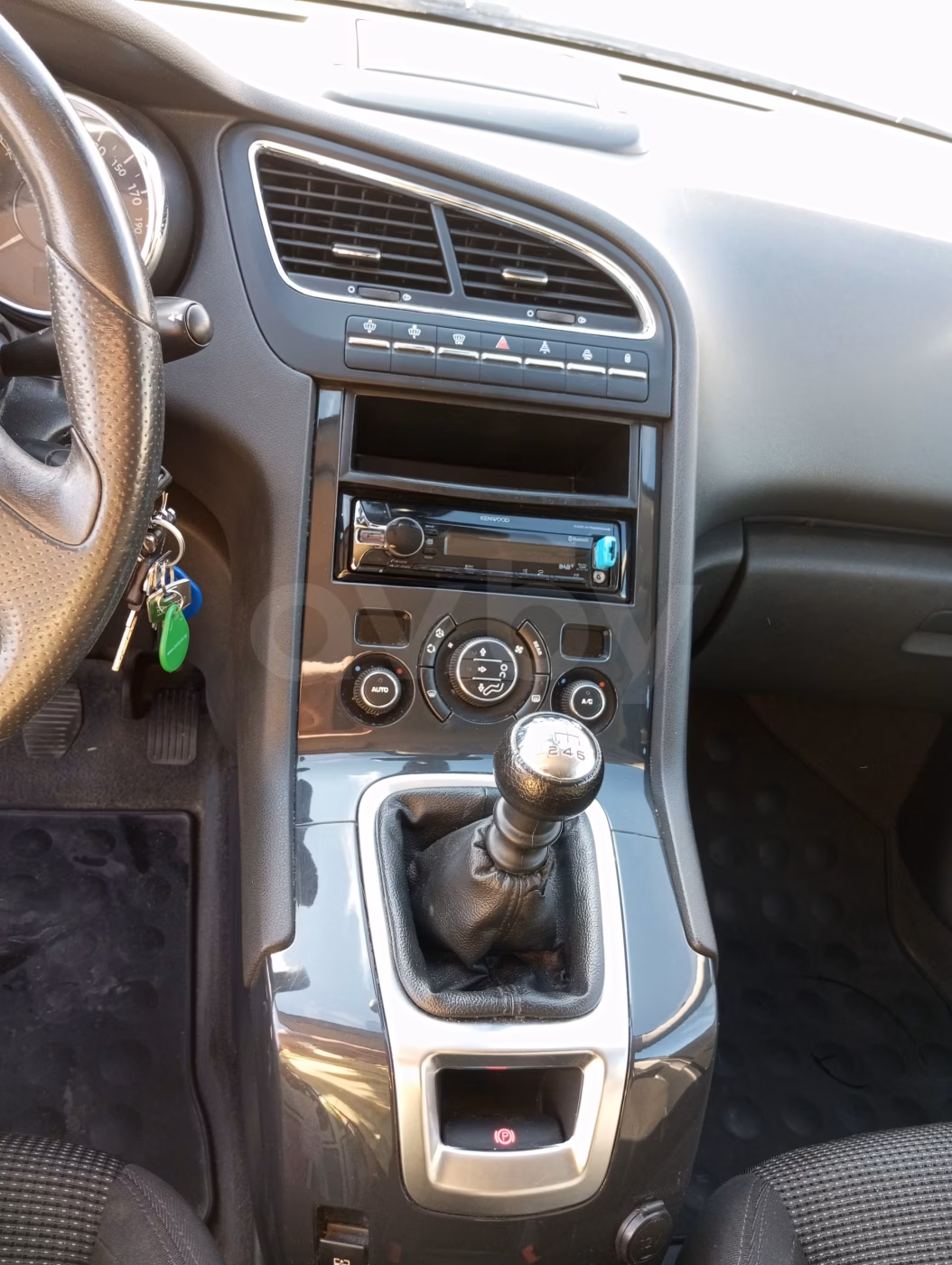 Peugeot 5008 фото 7