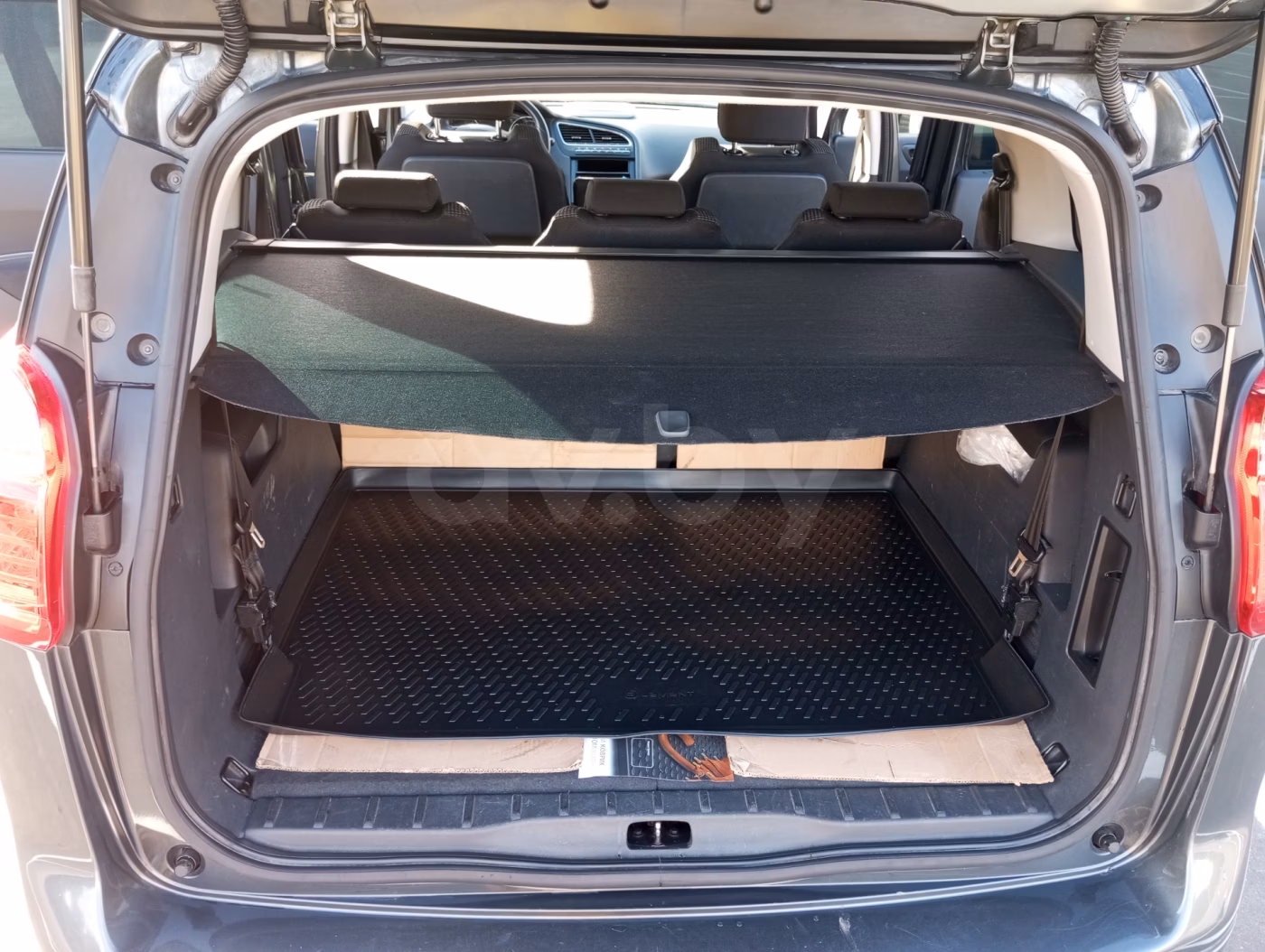 Peugeot 5008 фото 9