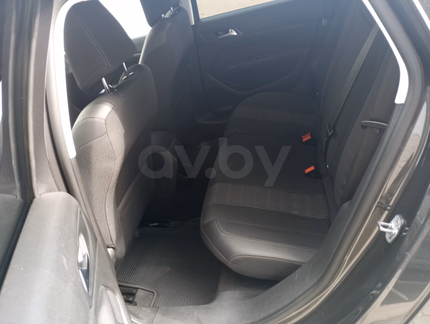 Peugeot 308 фото 4
