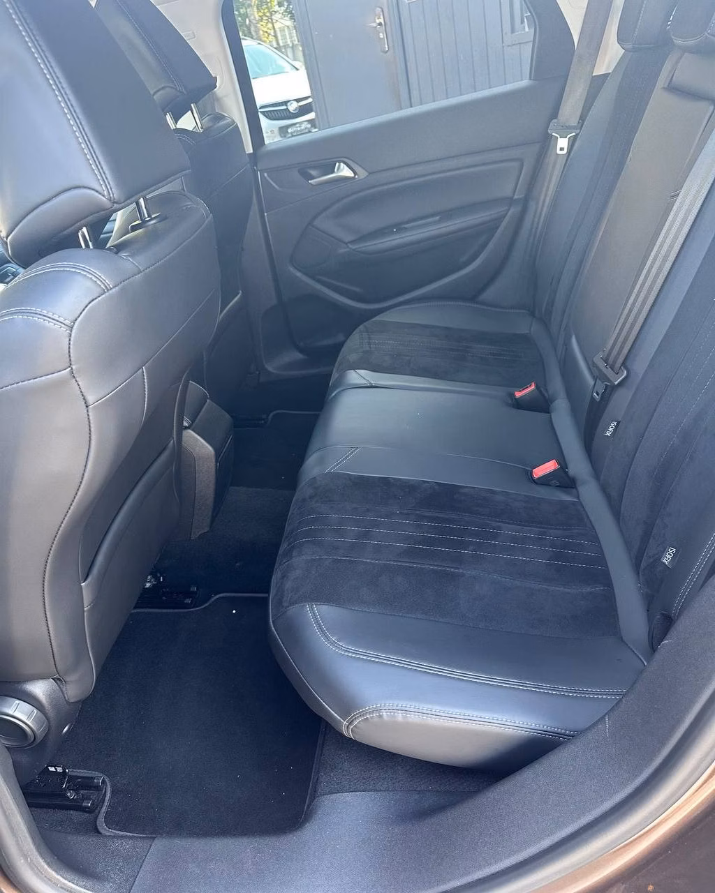 Peugeot 308 фото 9