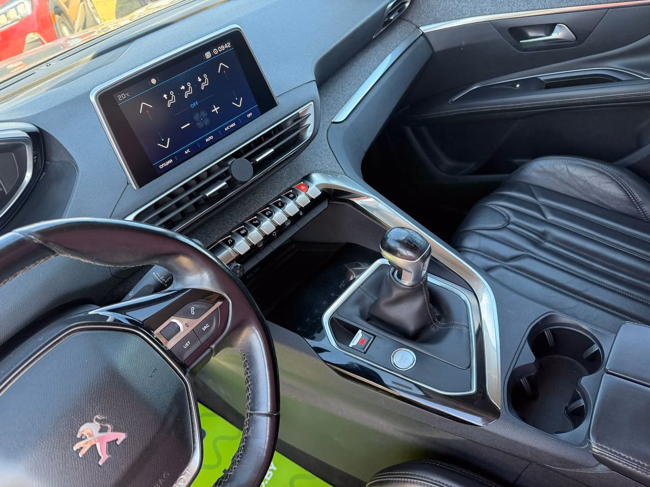 Peugeot 3008 фото 10