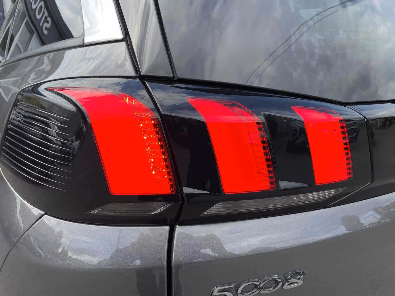 Peugeot 5008 фото 9