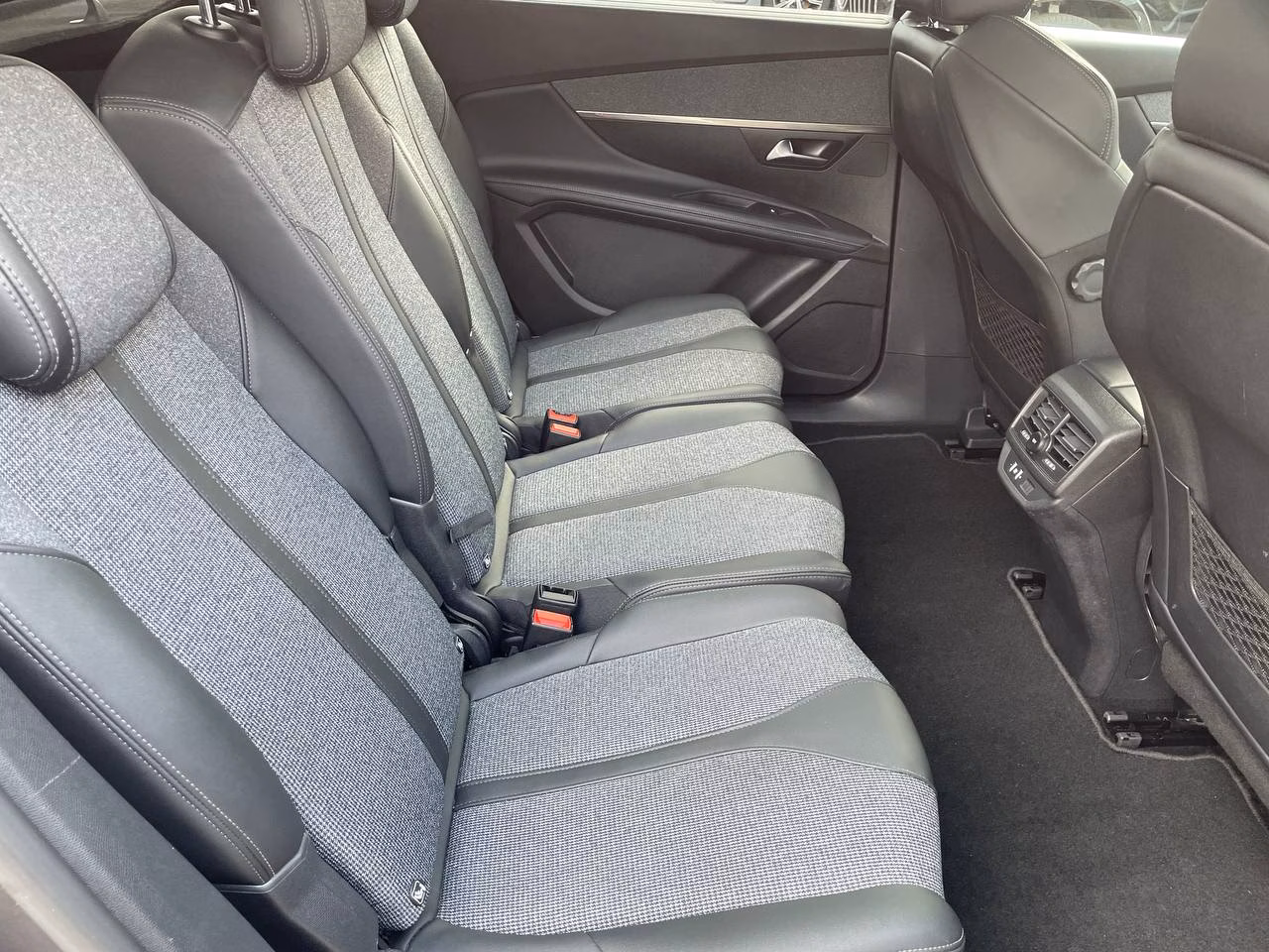 Peugeot 5008 фото 19