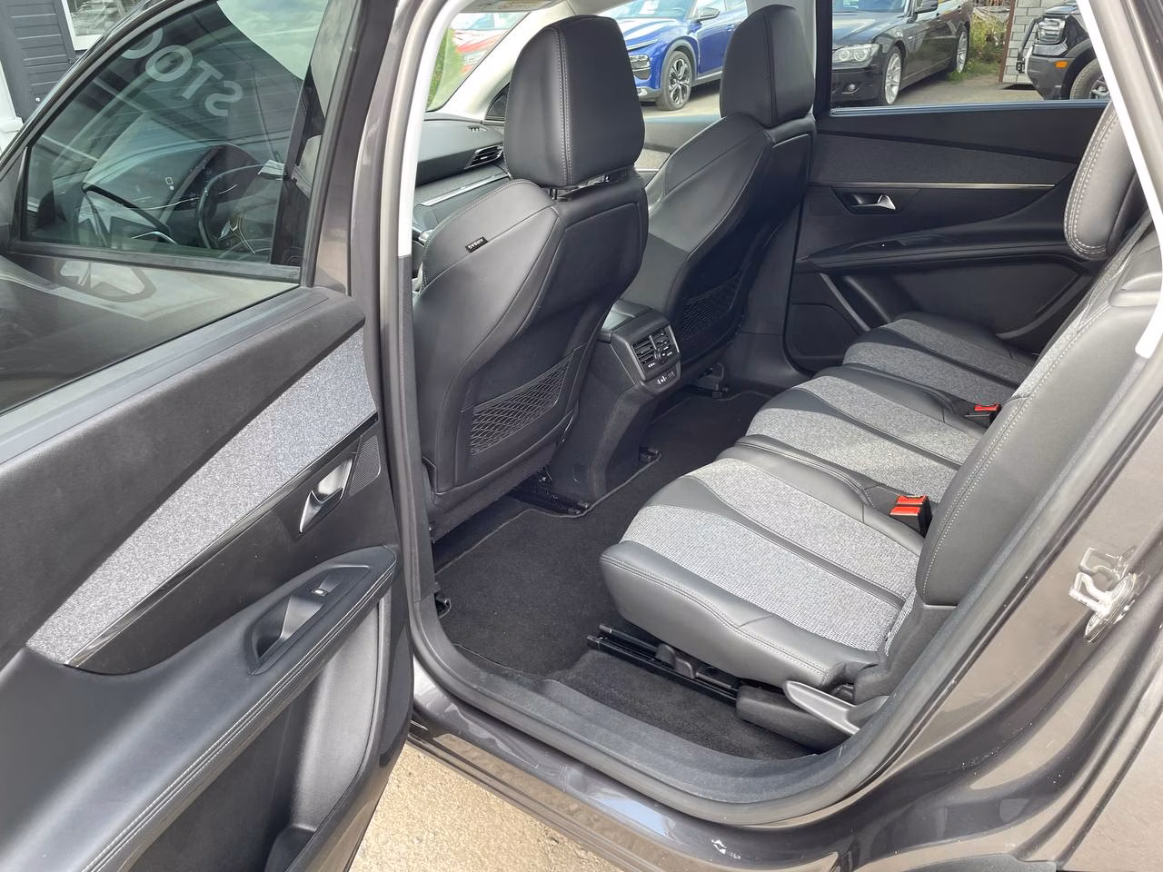 Peugeot 5008 фото 17