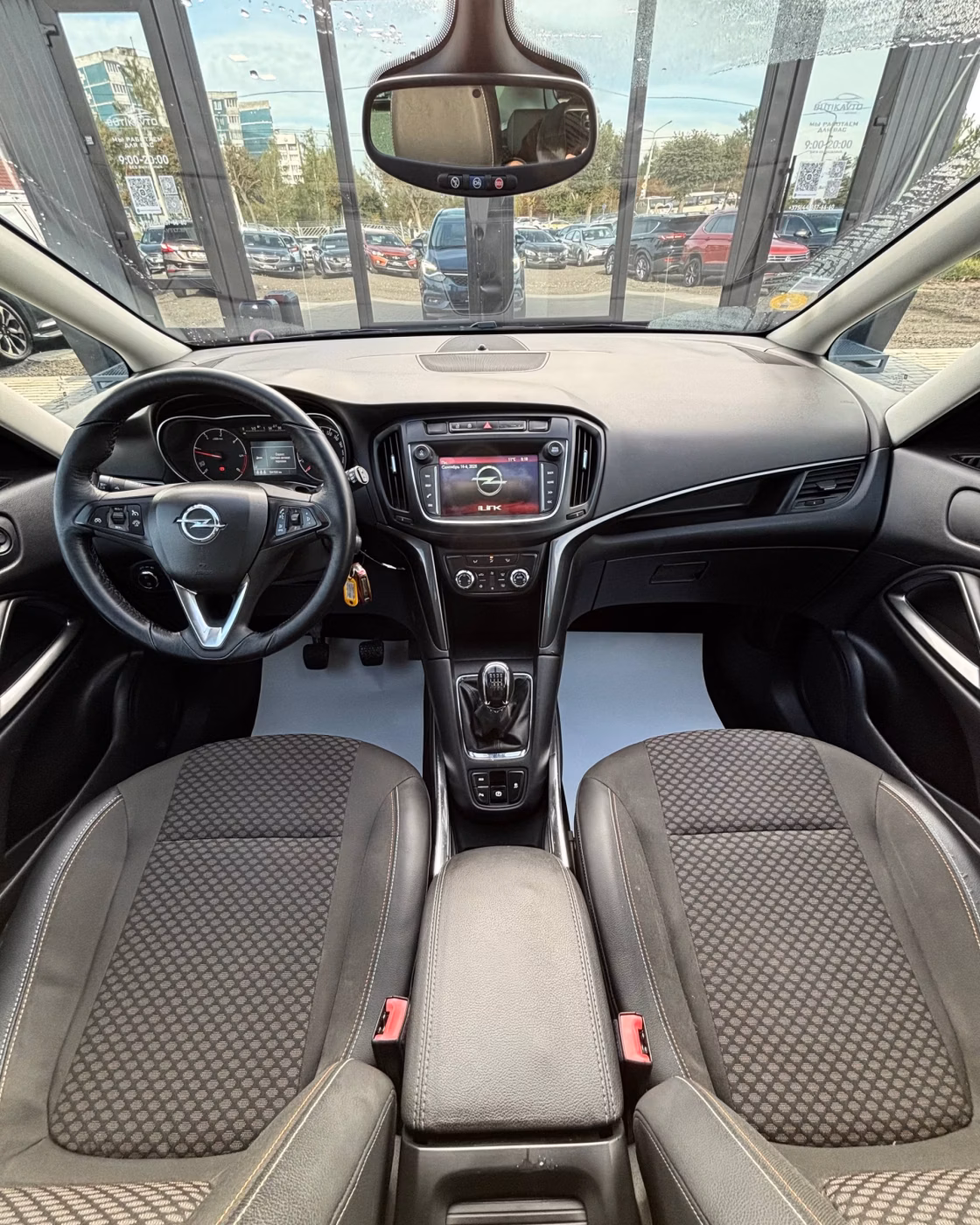Opel Zafira фото 7