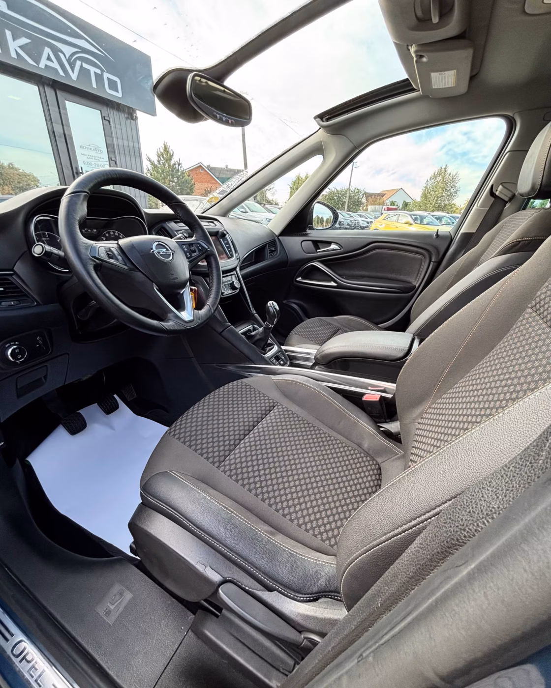 Opel Zafira фото 8