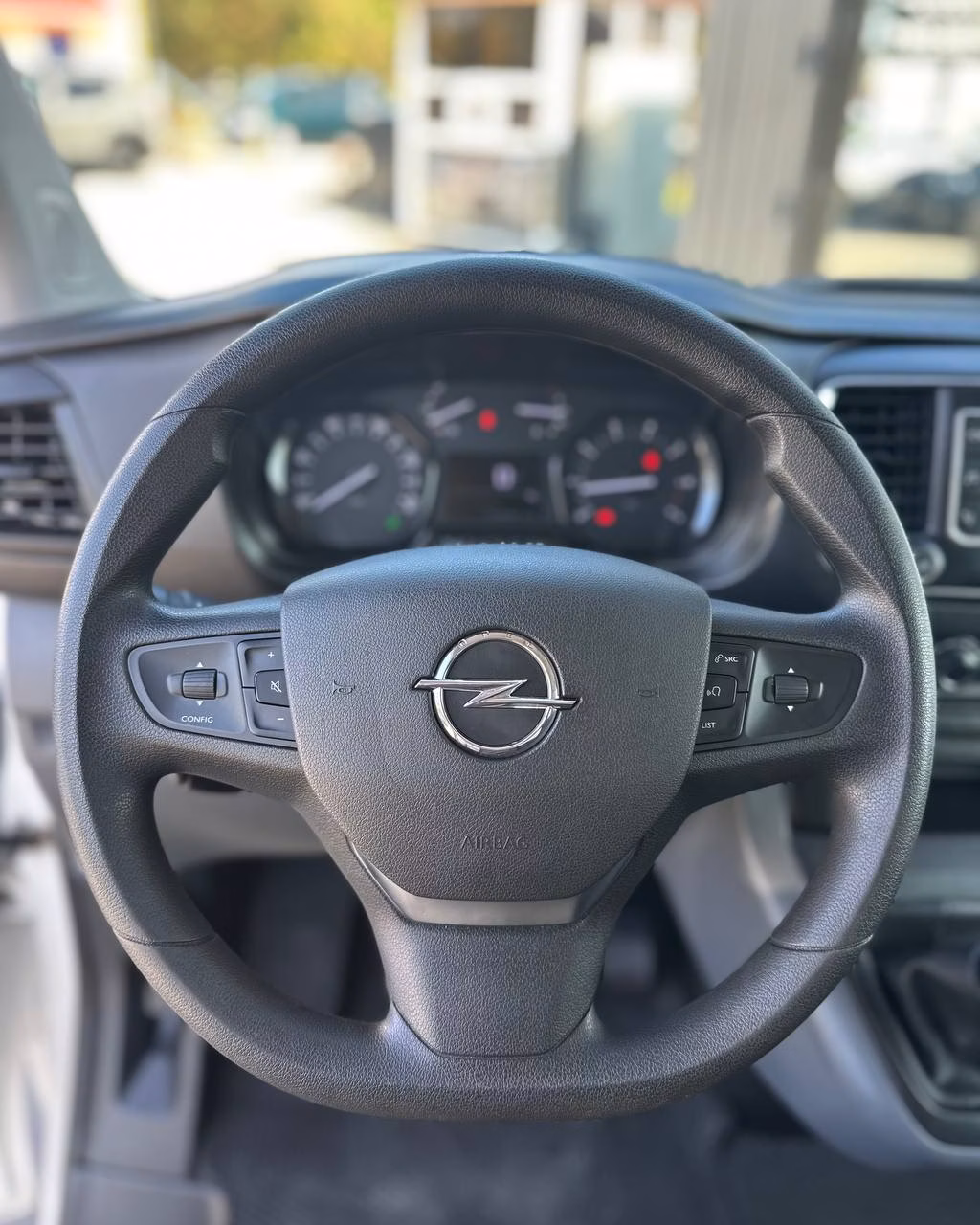 Opel Vivaro фото 12