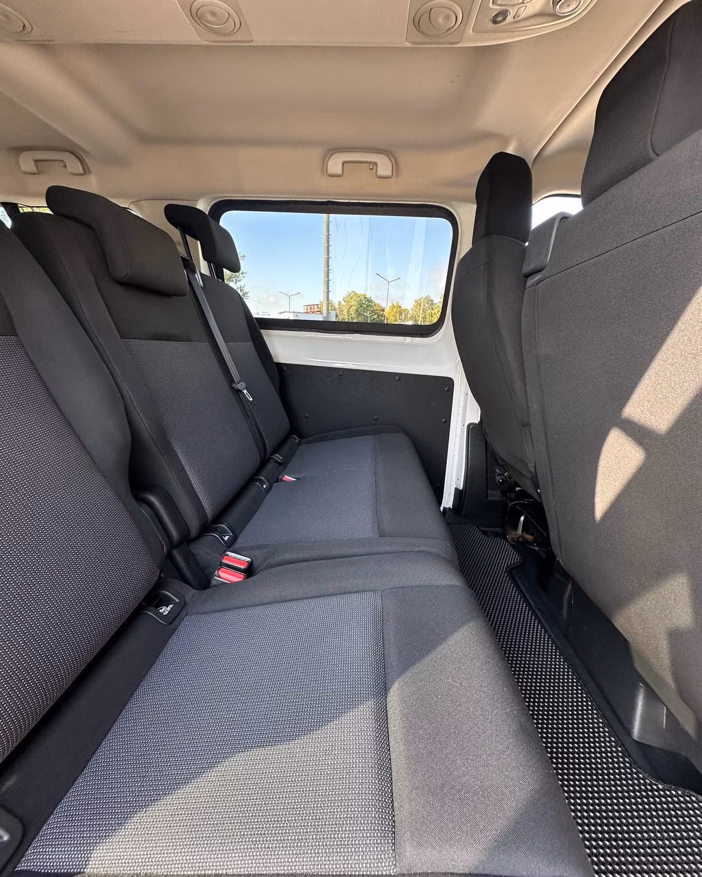 Opel Vivaro фото 13