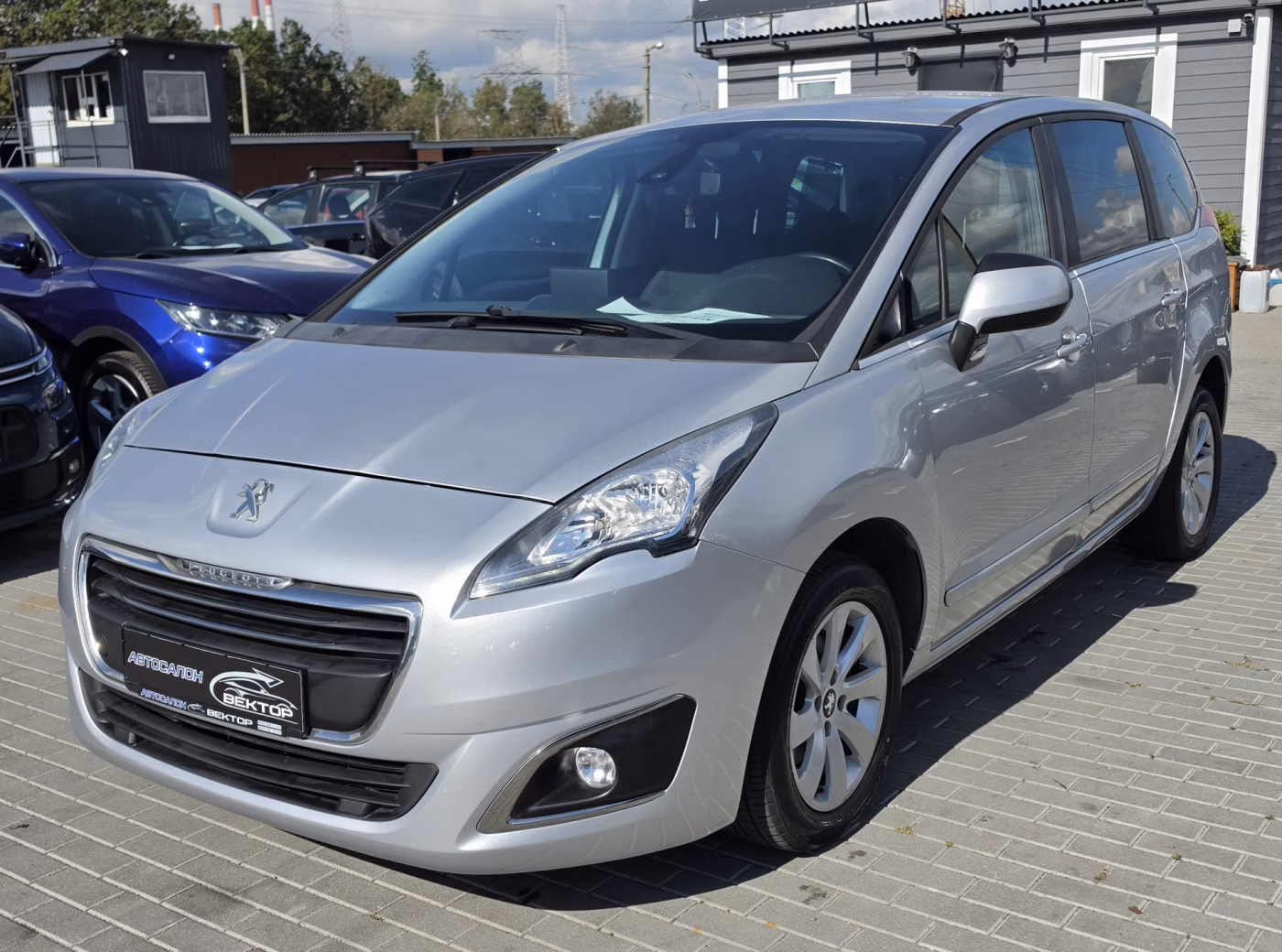Peugeot 5008 фото 3