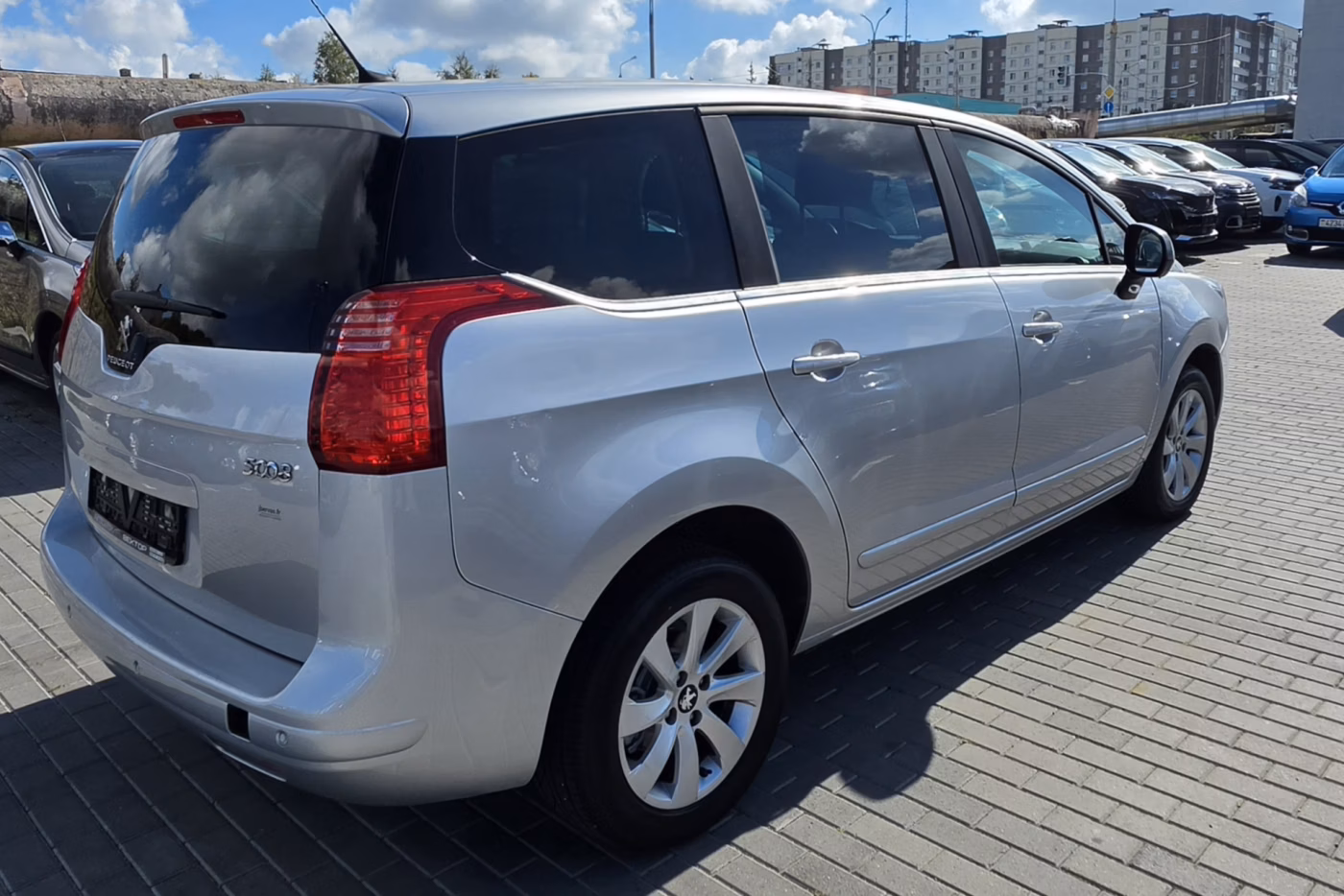 Peugeot 5008 фото 7