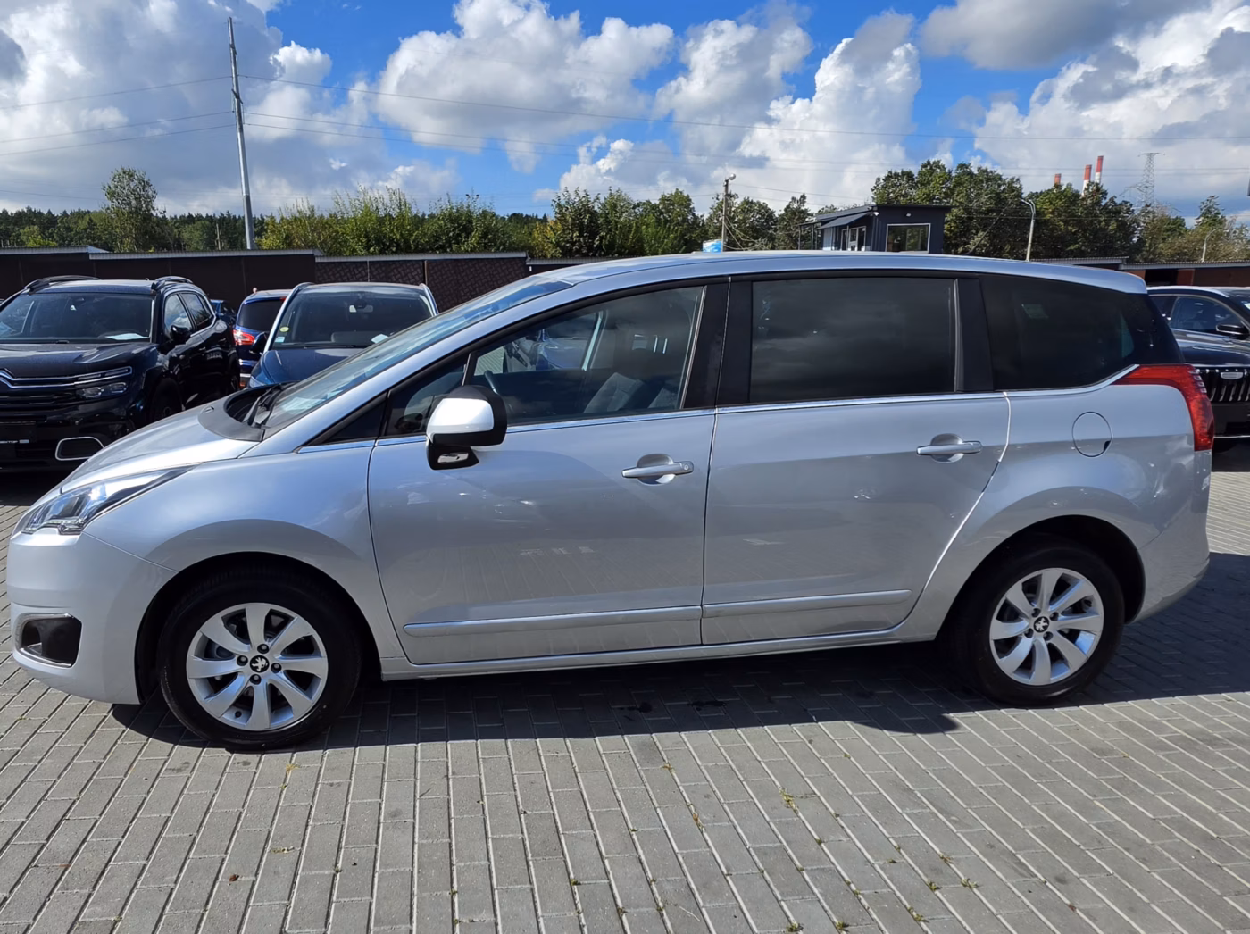 Peugeot 5008 фото 4