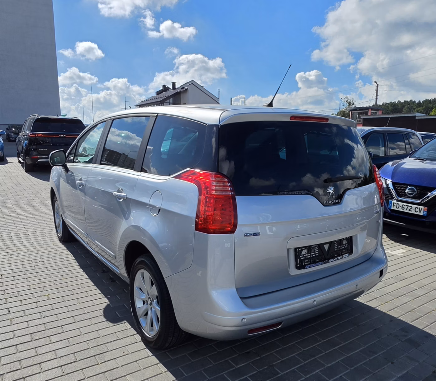 Peugeot 5008 фото 5