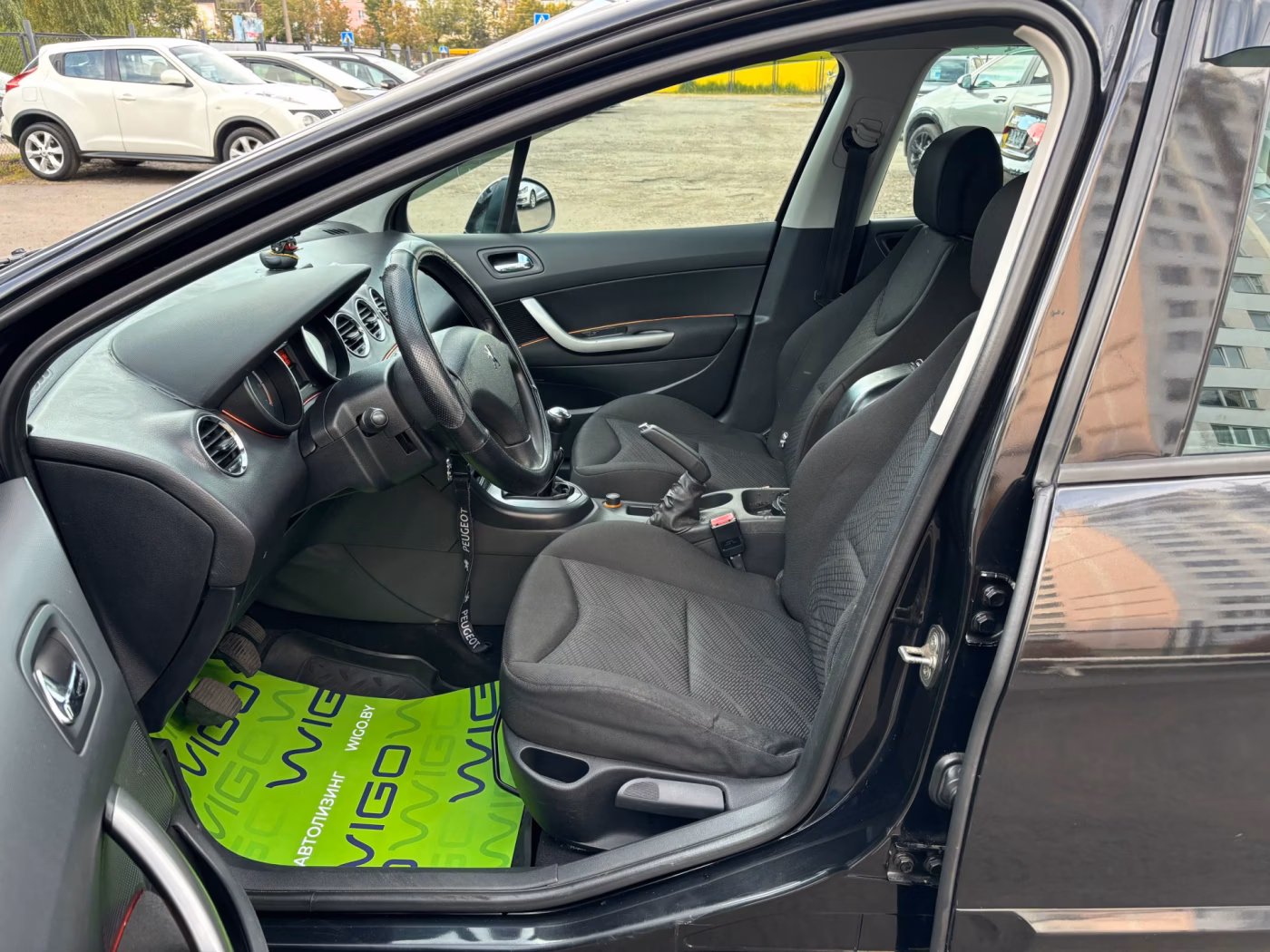 Peugeot 308 фото 9