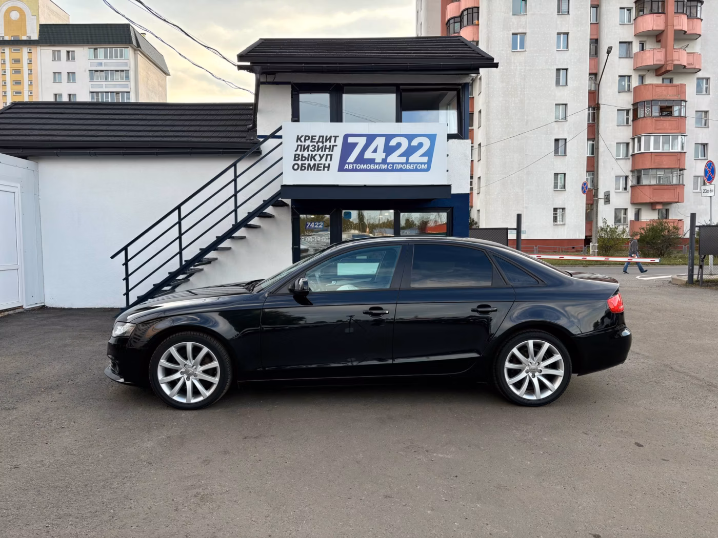 Audi A4 фото 8