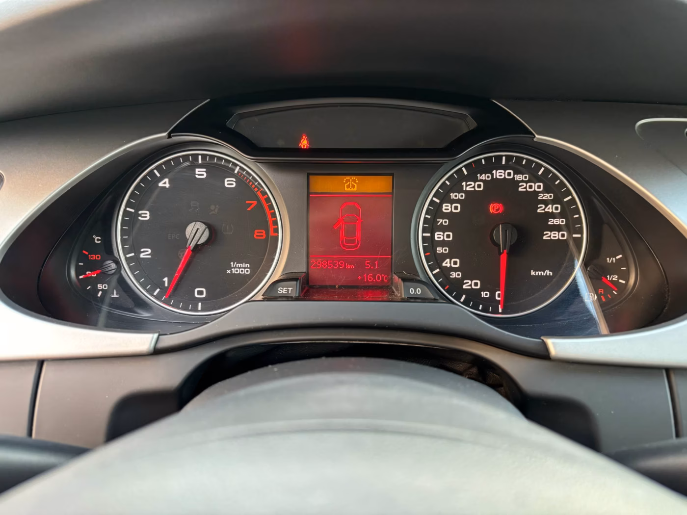 Audi A4 фото 11