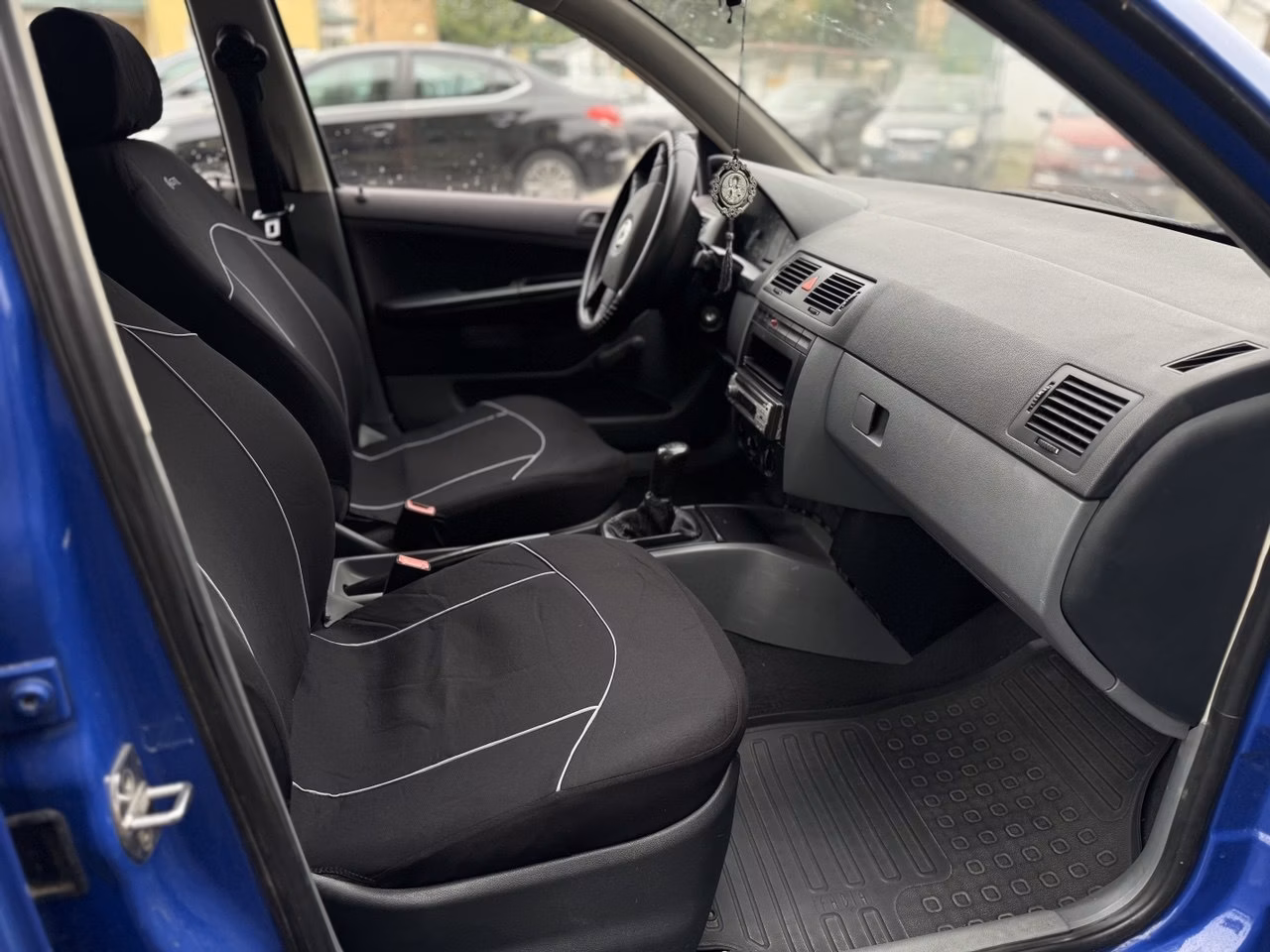 Skoda Fabia фото 8